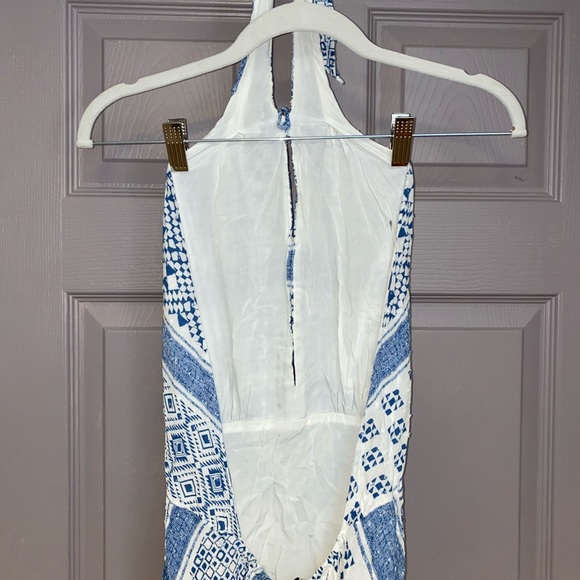 Halter open back maxi dress - Picture 4 of 4